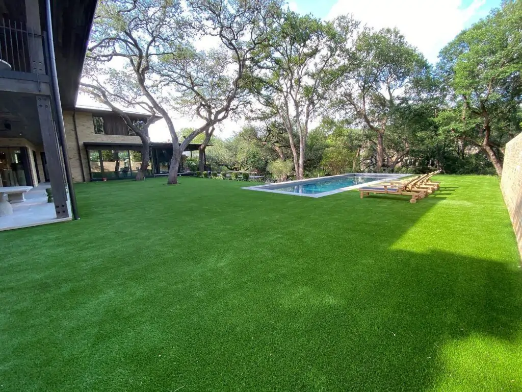 Artificial grass lawn residential 