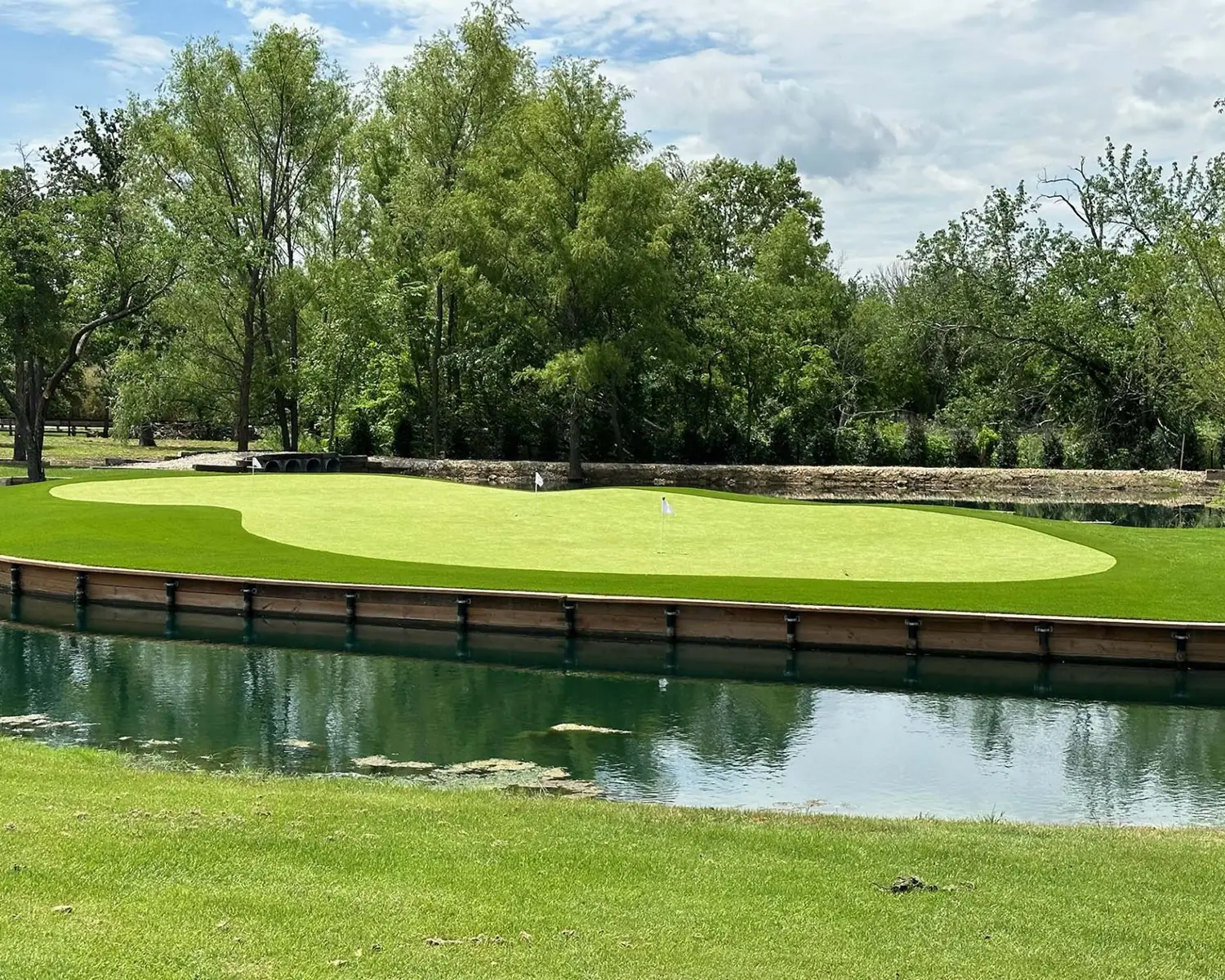 lake-golf-green-img